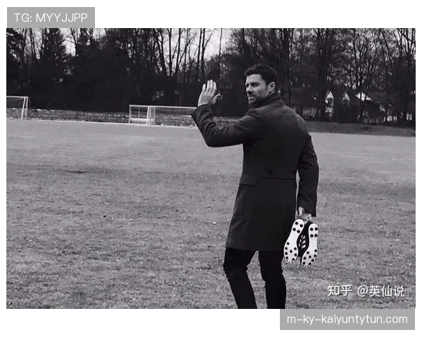 哈维引发主帅热议，皇马“暴风”时期的豪门动荡背后