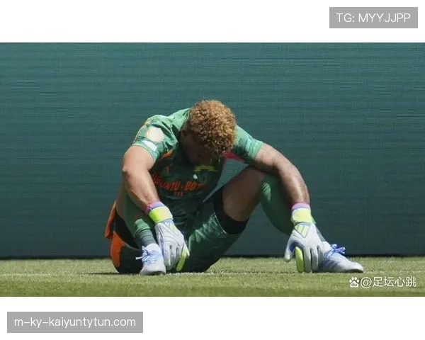 多特蒙德防线站位漏洞问题显现，后防稳定性面临考验